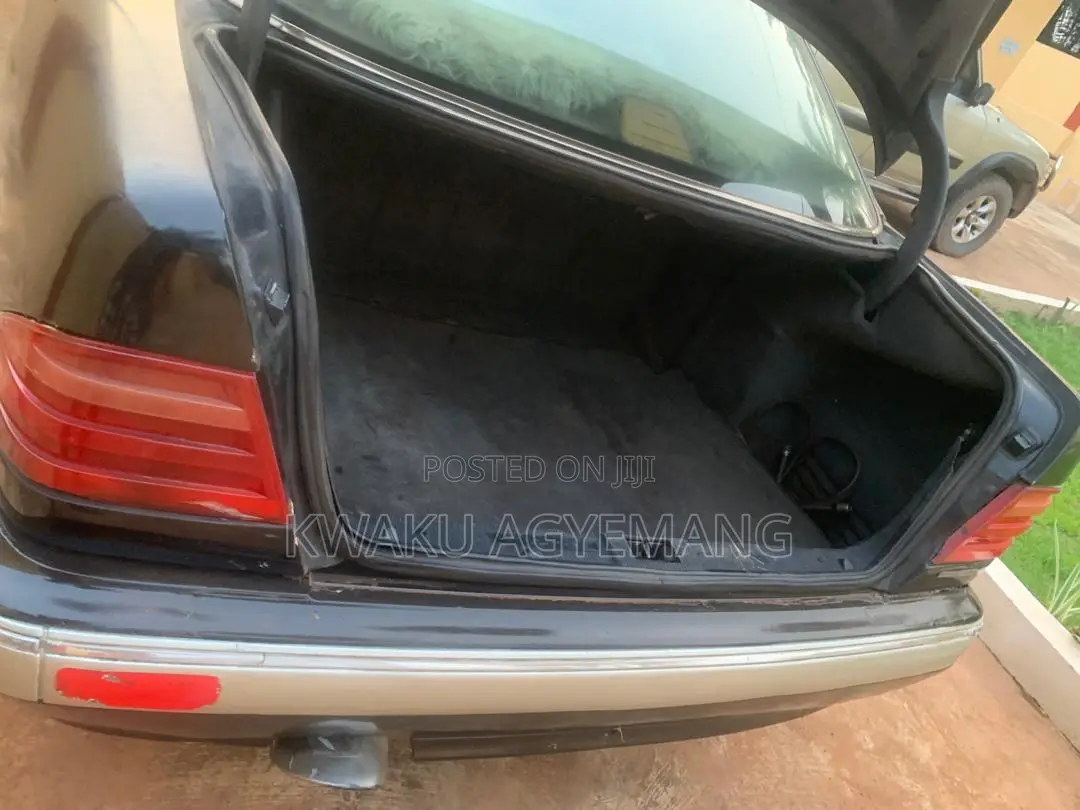 Mercedes-Benz E350 2000 Black