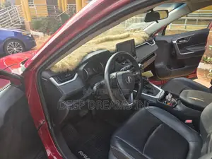 Toyota RAV4 XLE AWD 2019