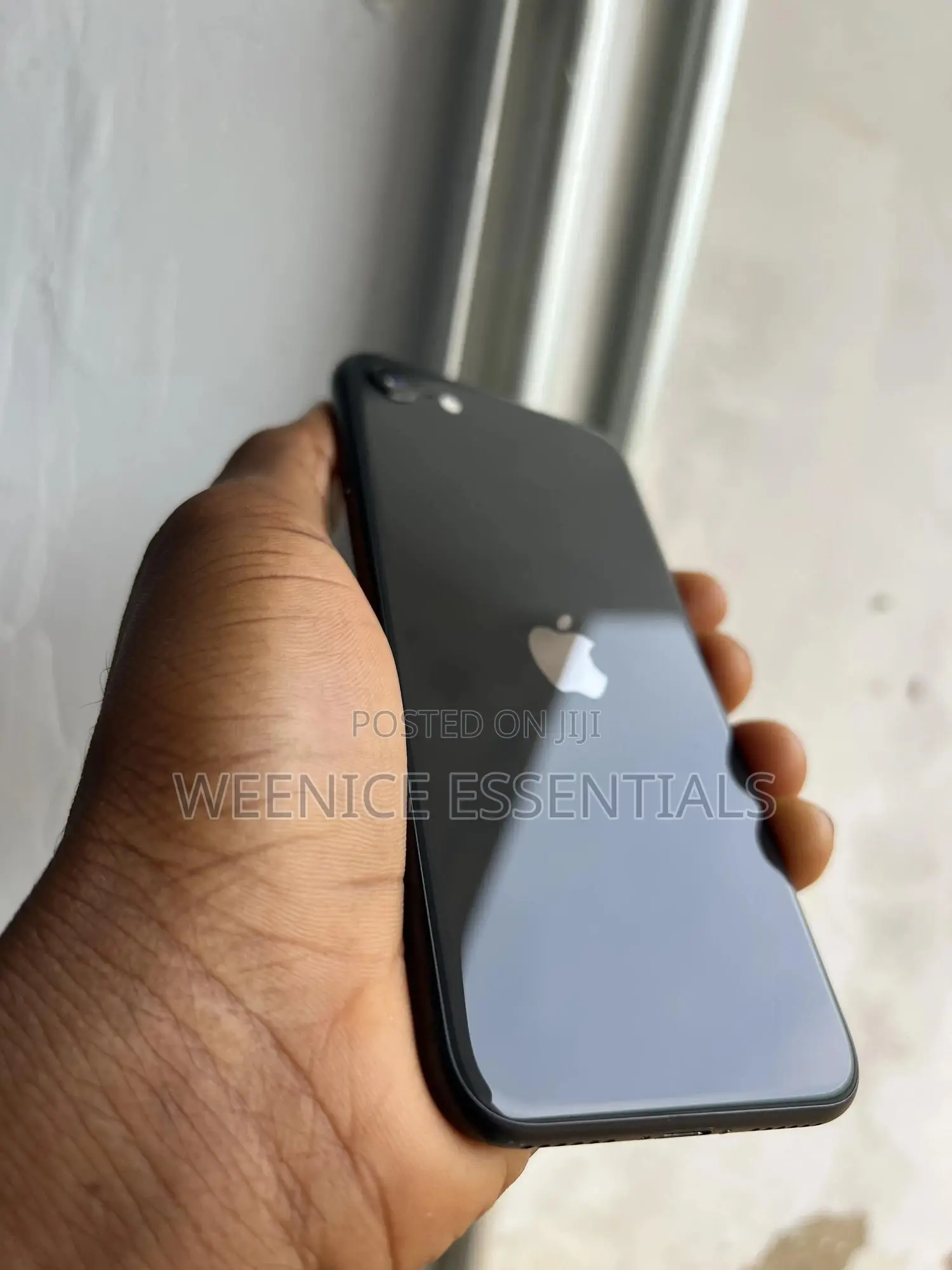 Apple iPhone SE (2020) 128 GB Black