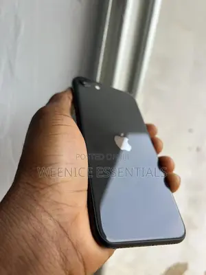 Apple iPhone SE (2020) 128 GB Black