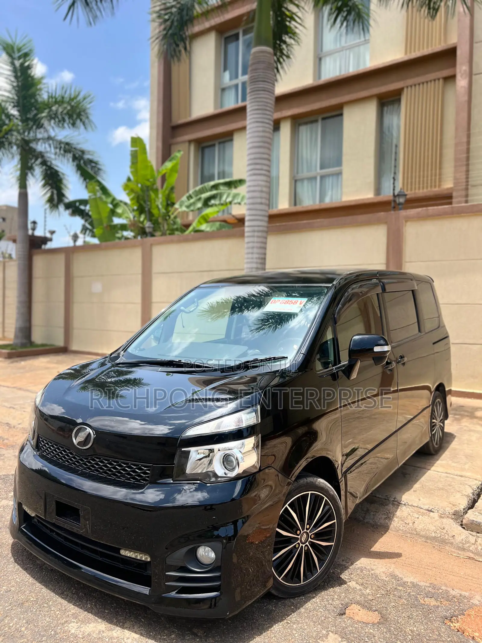 Toyota Voxy 2013 Black