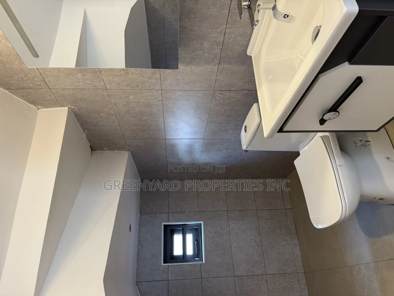 Furnished 3bdrm Townhouse / Terrace in Adjiringanor, East Legon