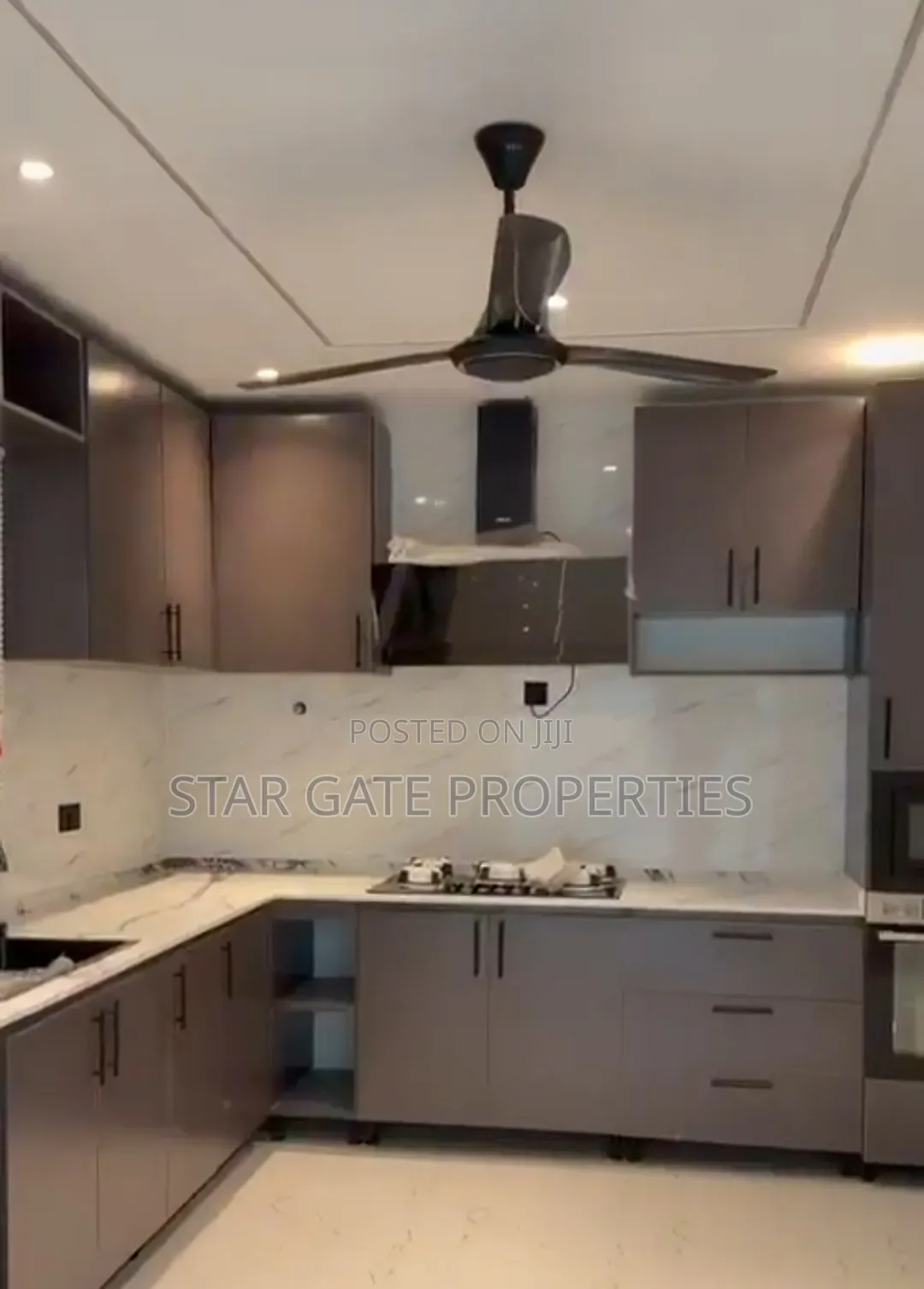 6bdrm House in Kentinkrono, Kumasi Metropolitan for sale