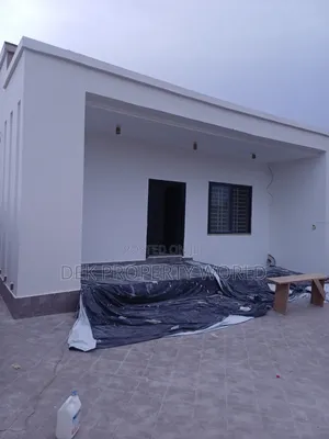 3bdrm House in Pokuase for sale