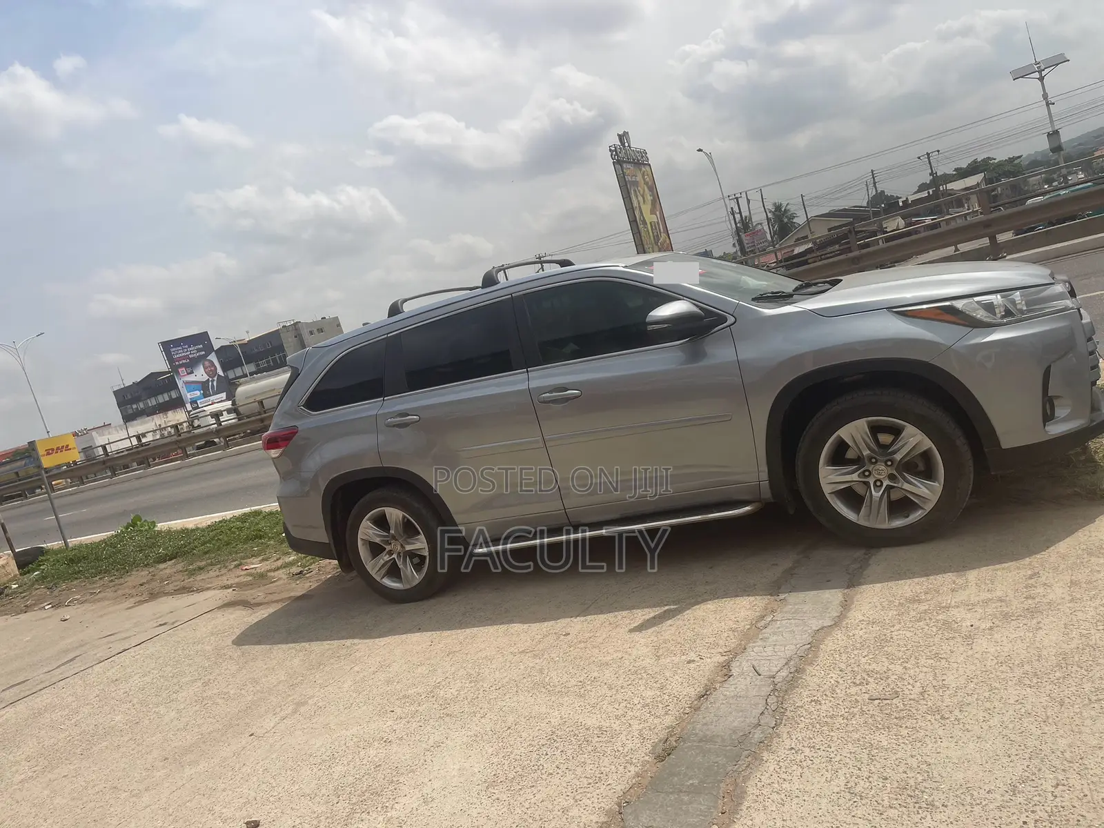 Toyota Highlander Limited 4x4 V6 (3.5L 6cyl 8A) 2017 Gray