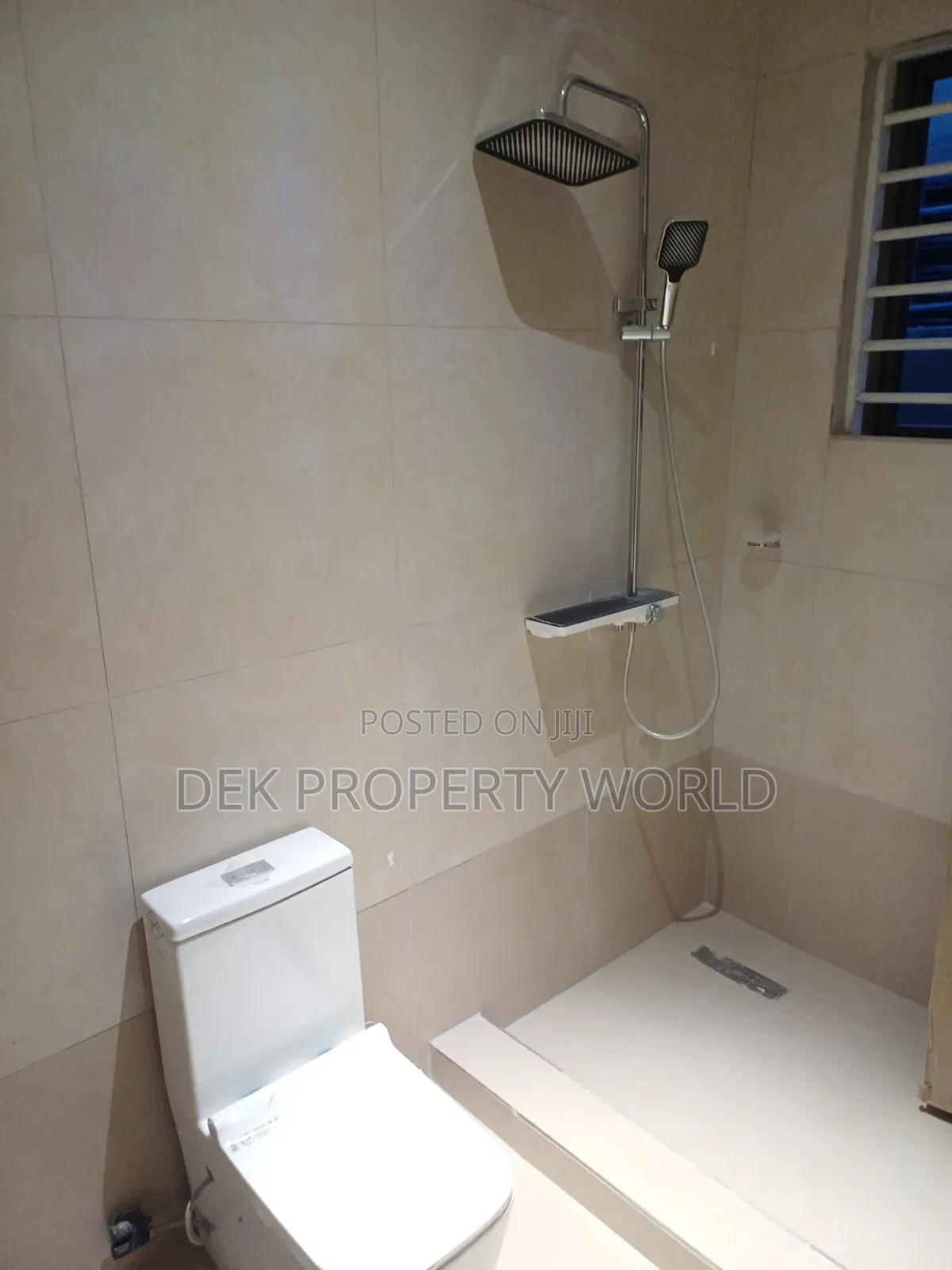 3bdrm House in Pokuase for sale