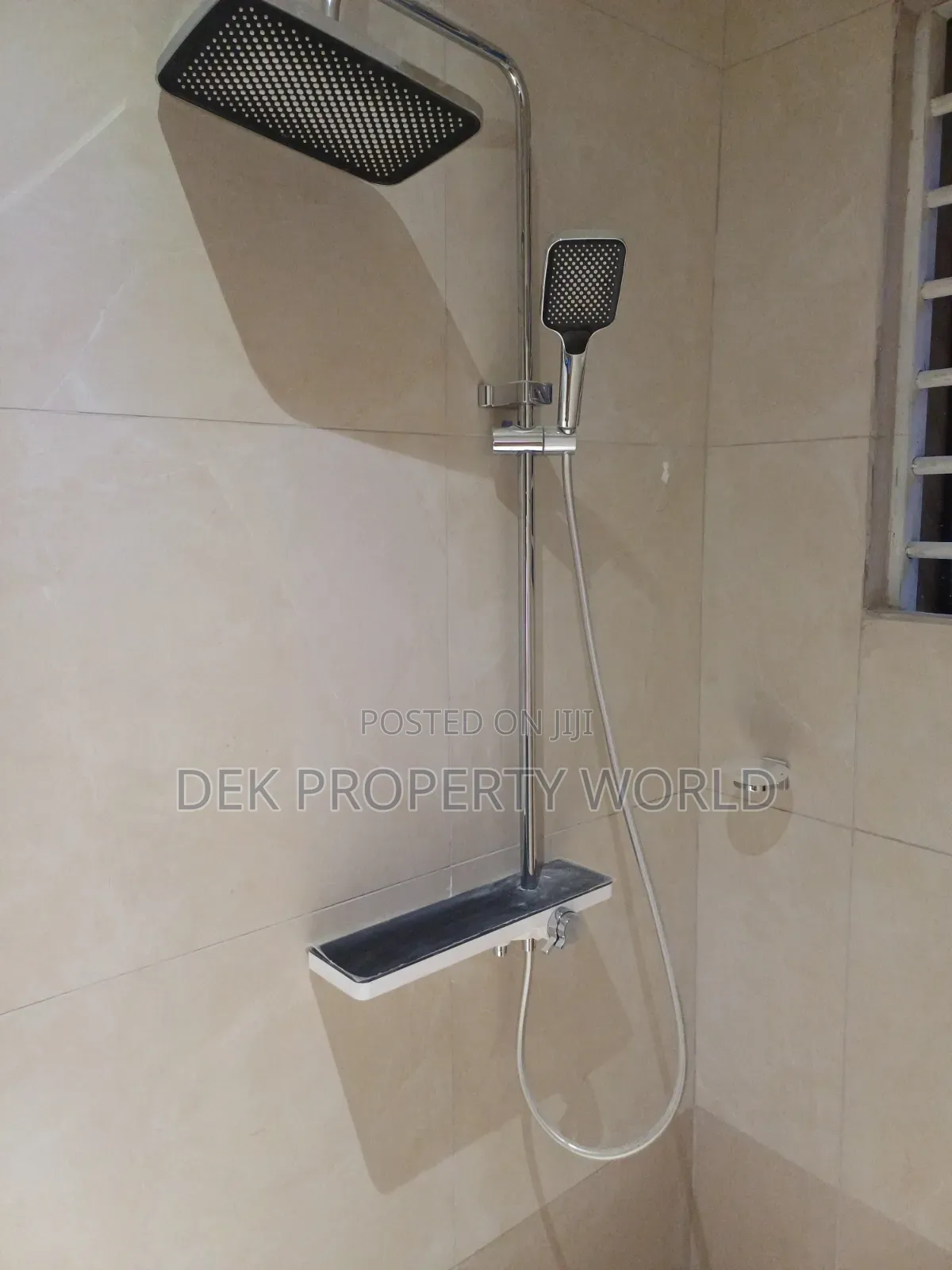 3bdrm House in Pokuase for sale