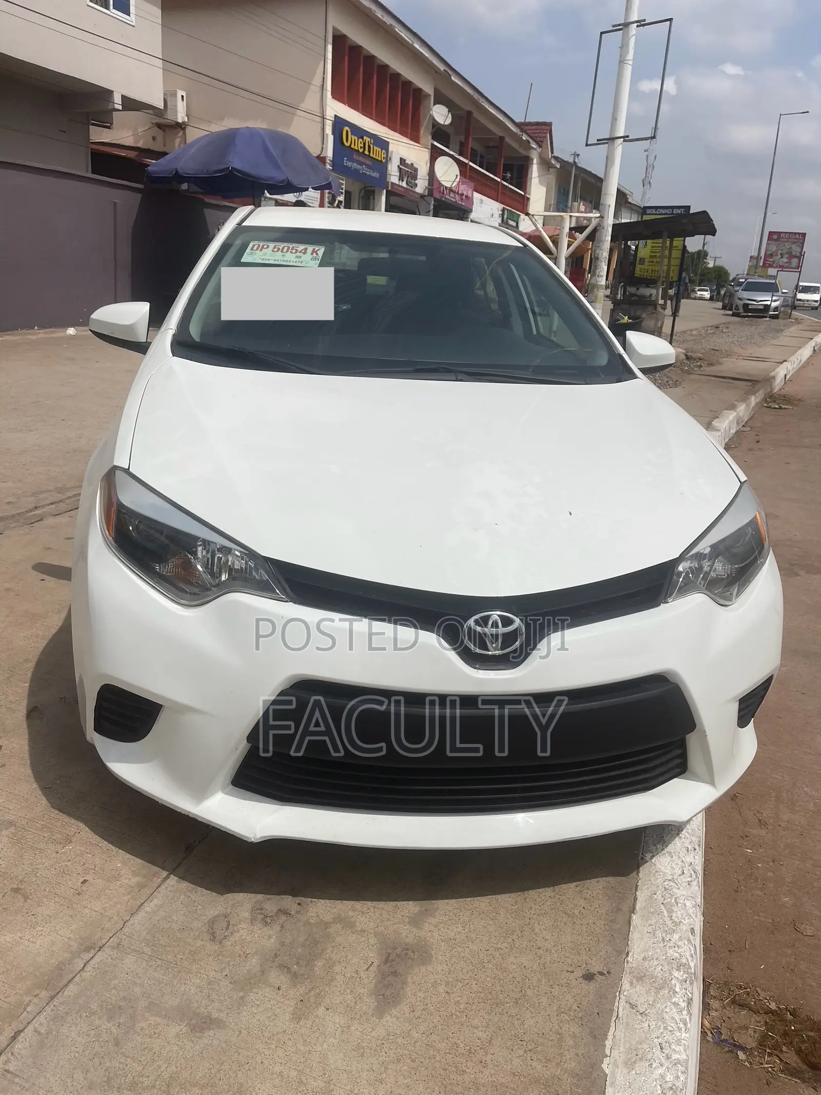 Toyota Corolla LE Eco 4dr Sedan (1.8L 4cyl CVT) 2016 White