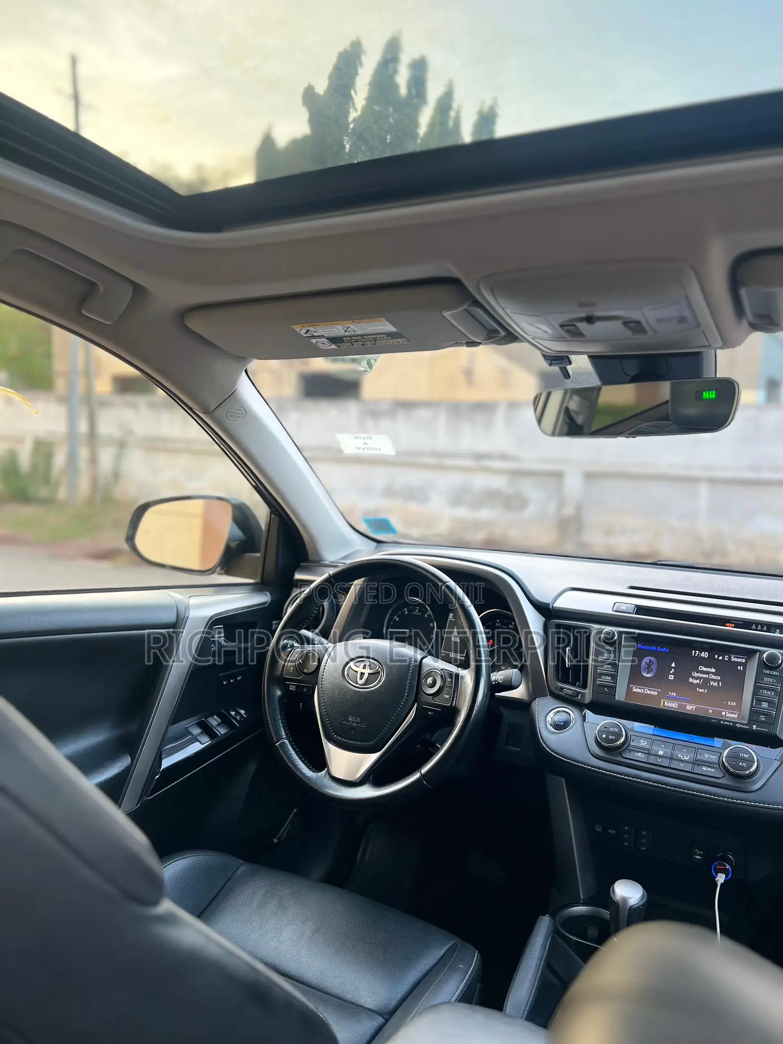 Toyota RAV4 Limited 4dr SUV (2.5L 4cyl 6A) 2018 Gray