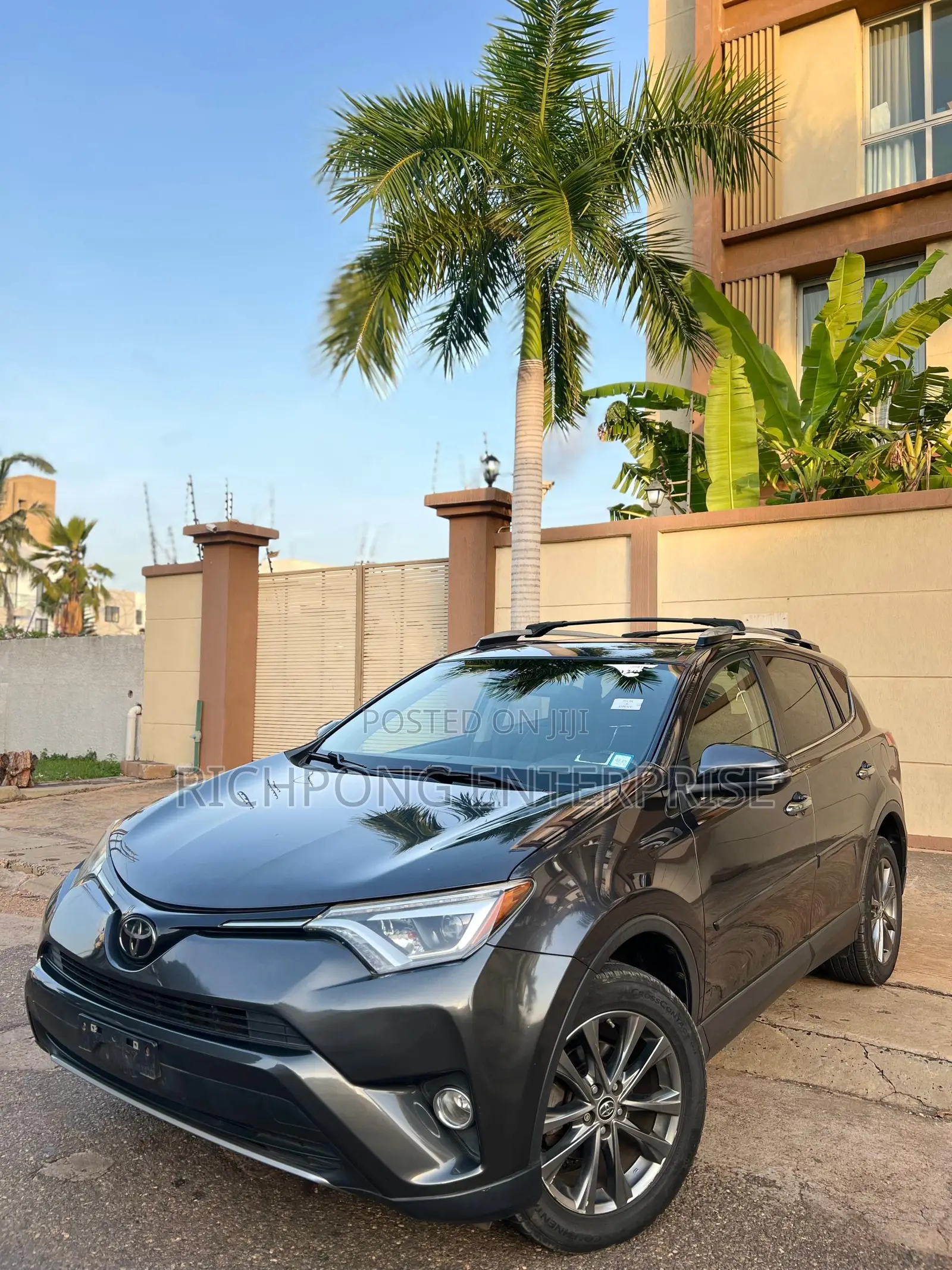 Toyota RAV4 Limited 4dr SUV (2.5L 4cyl 6A) 2018 Gray