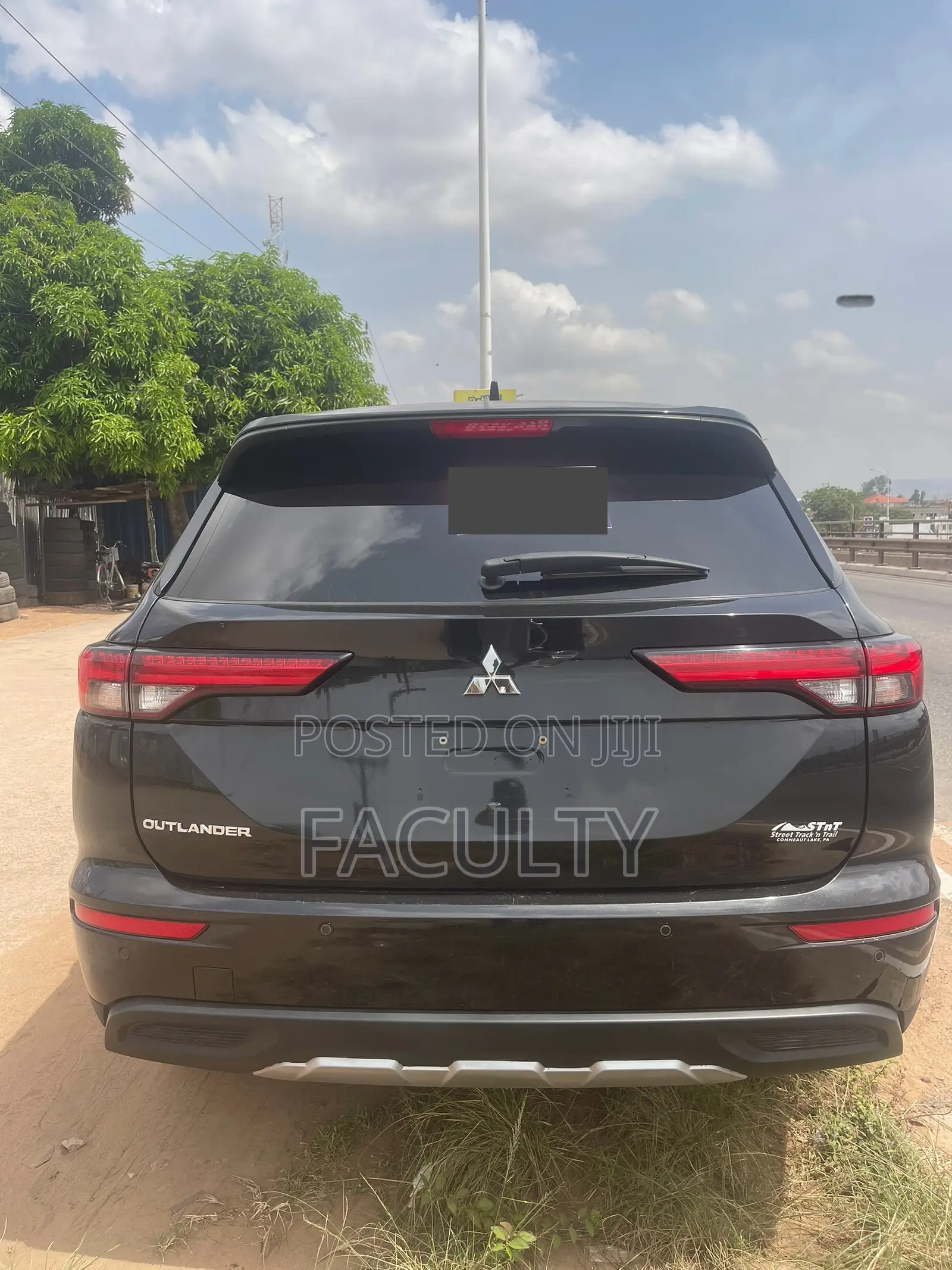 Mitsubishi Outlander SE Launch Edition 2022 Black