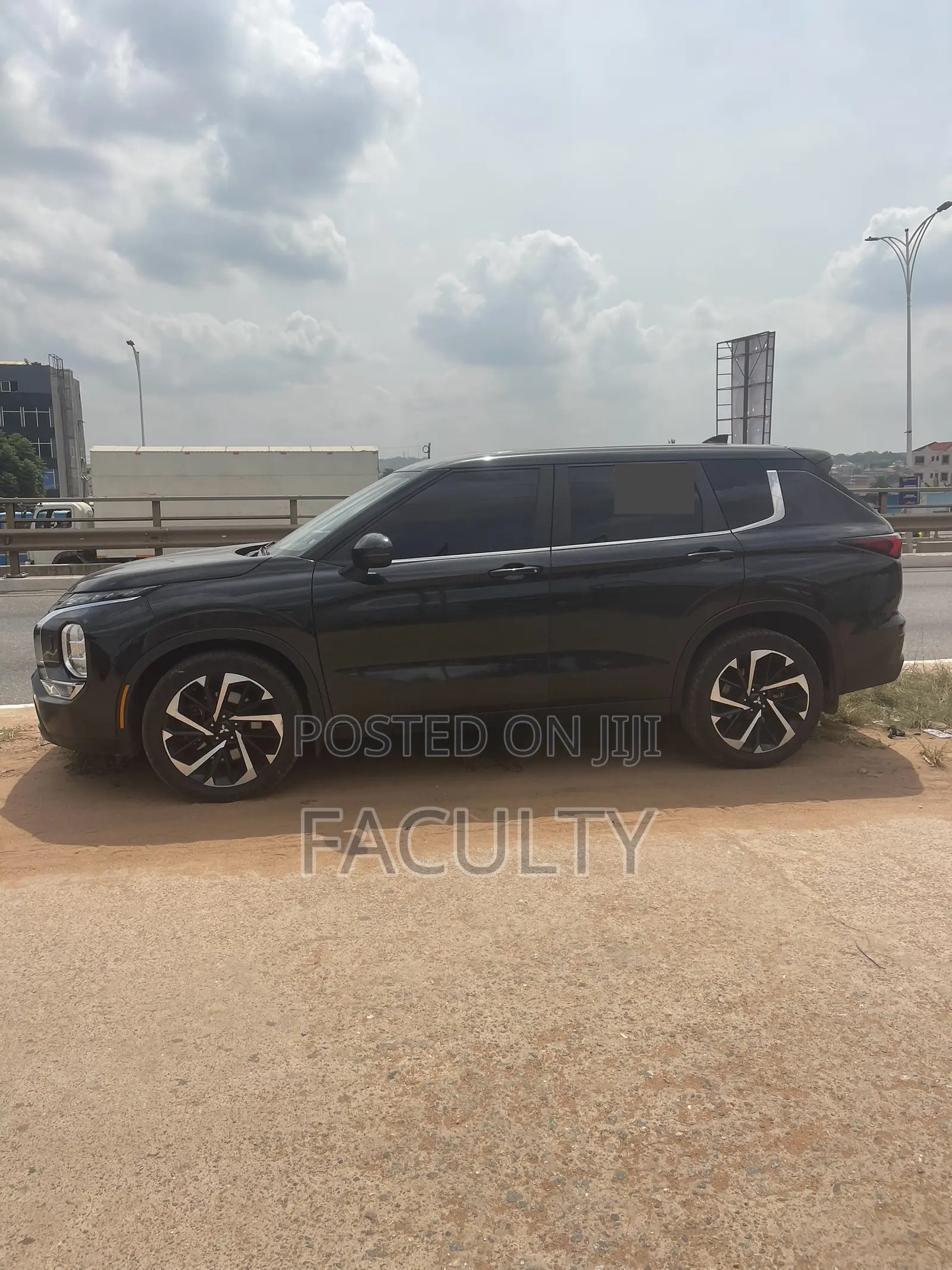 Mitsubishi Outlander SE Launch Edition 2022 Black