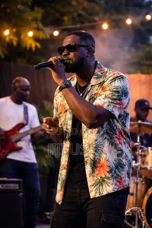 Professional Live Music Singer and Vocal Coach