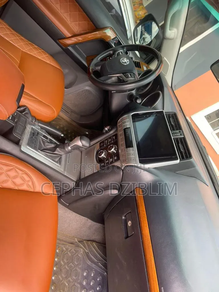 Toyota Land Cruiser Prado 4.0 Petrol TX-L 2018 Pink
