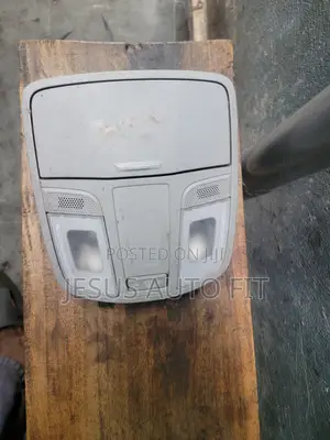 2016-2021 Hyundai Tucson Front Upper Roof Overhead Dome Lightning