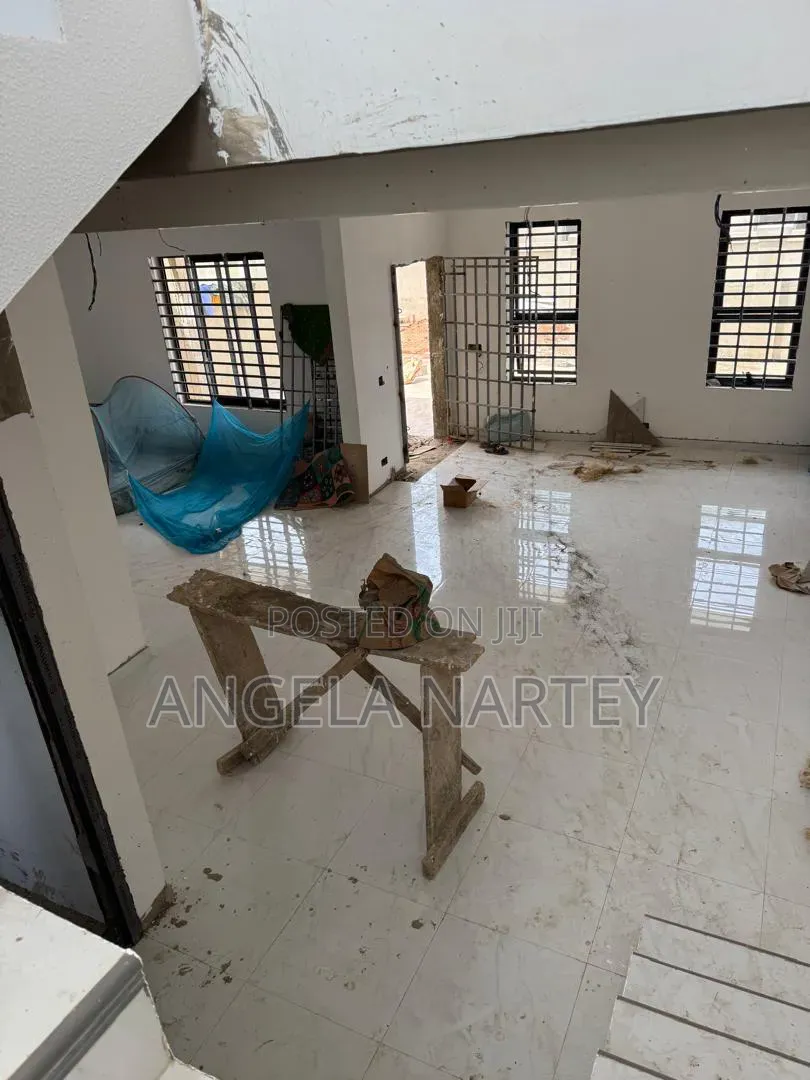 4bdrm House in Community 16 Lashibi, Accra Metropolitan for sale