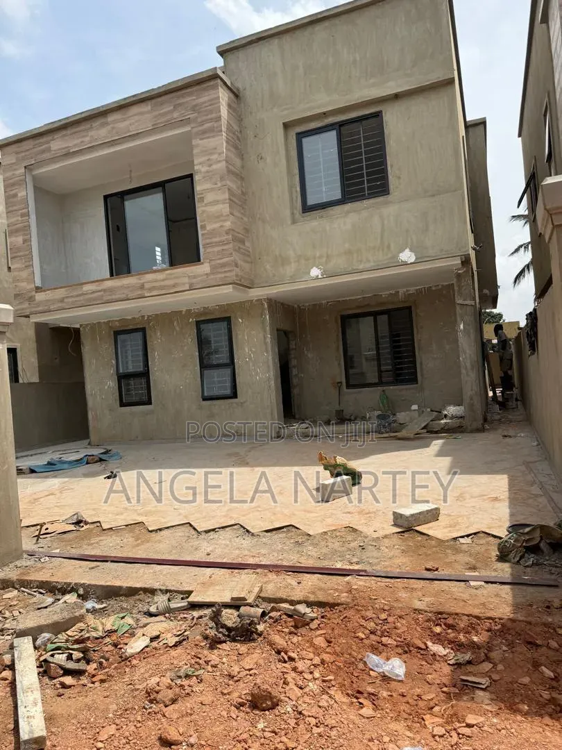4bdrm House in Community 16 Lashibi, Accra Metropolitan for sale