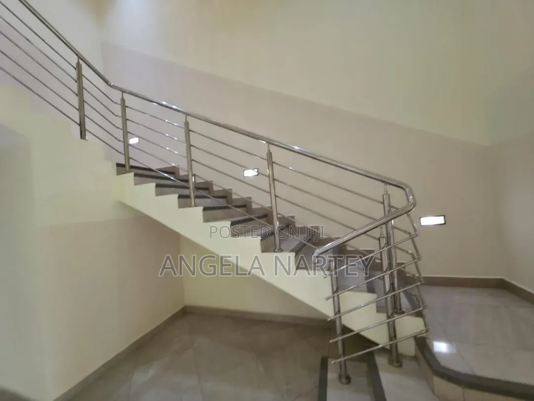 8bdrm House in East Legon, Accra Metropolitan for rent