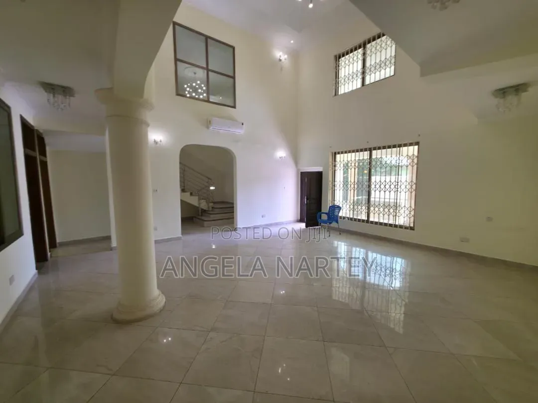 8bdrm House in East Legon, Accra Metropolitan for rent