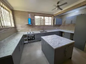 8bdrm House in East Legon, Accra Metropolitan for rent
