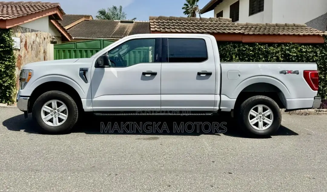 Ford F-150 XL 2022 White