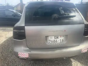 Porsche Cayenne S 2010 Gray