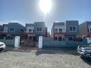 4bdrm House in Ashale Botwe, School Junction for rent