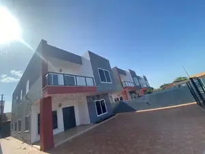 4bdrm House in Ashale Botwe, School Junction for rent