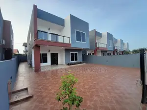 4bdrm House in Ashale Botwe, School Junction for rent