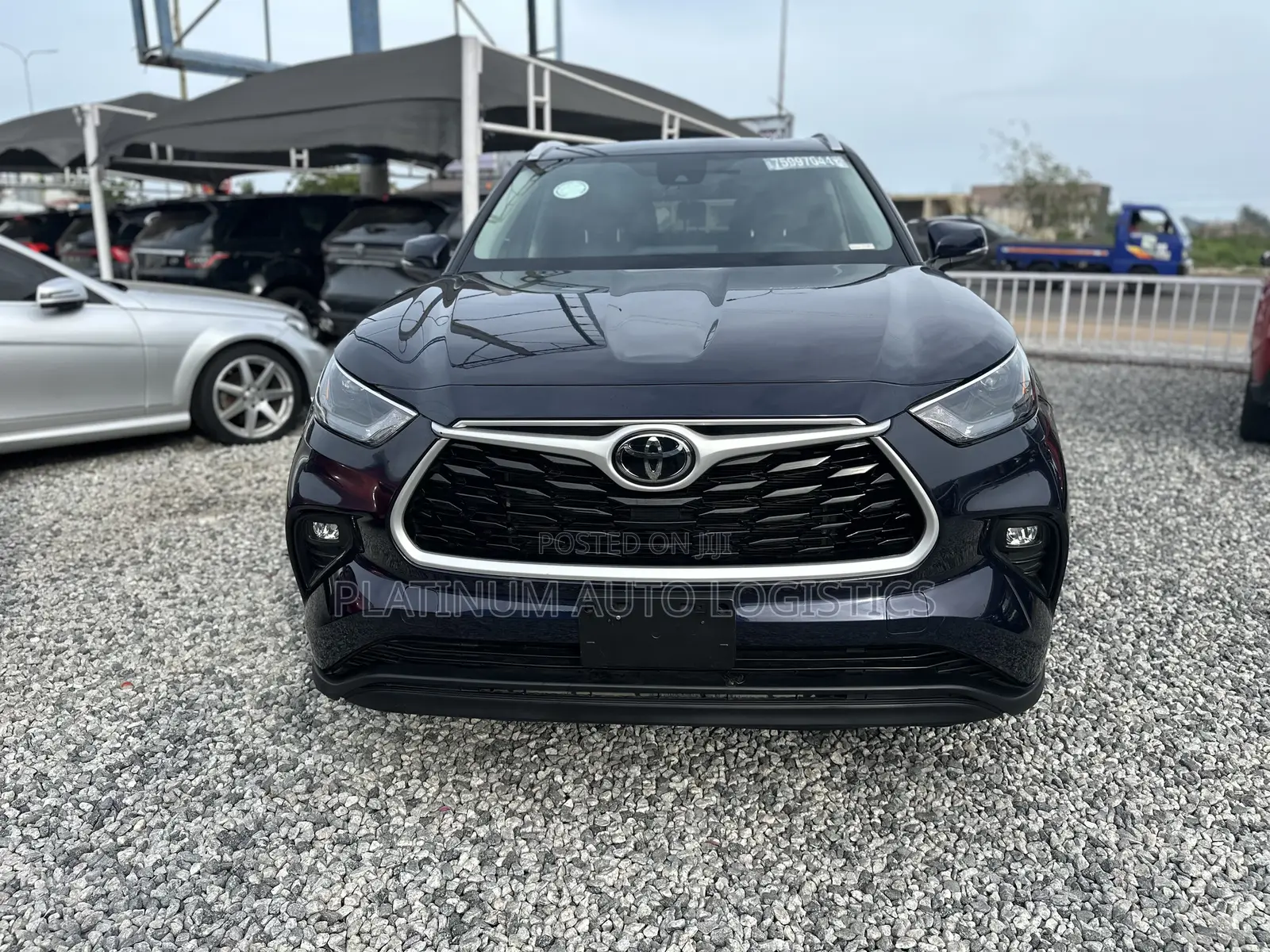 Toyota Highlander XLE 2022 Blue