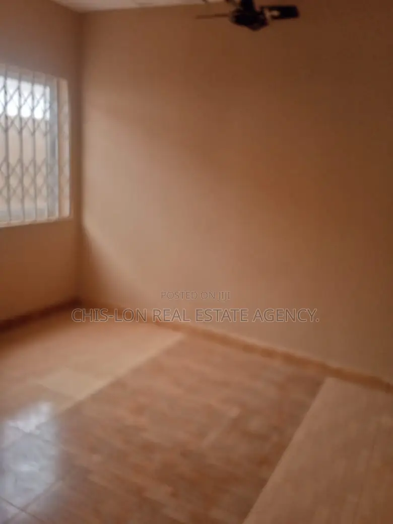 3bdrm House in Awoshie, Last Stop for rent