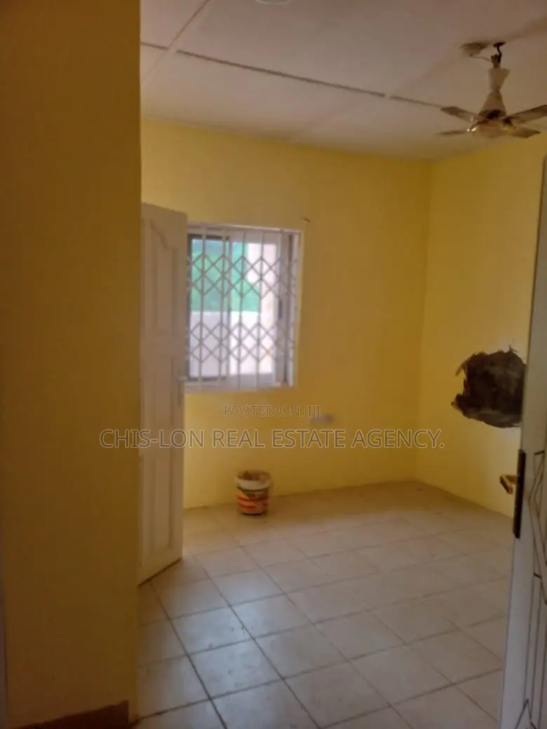 3bdrm House in Awoshie, Last Stop for rent