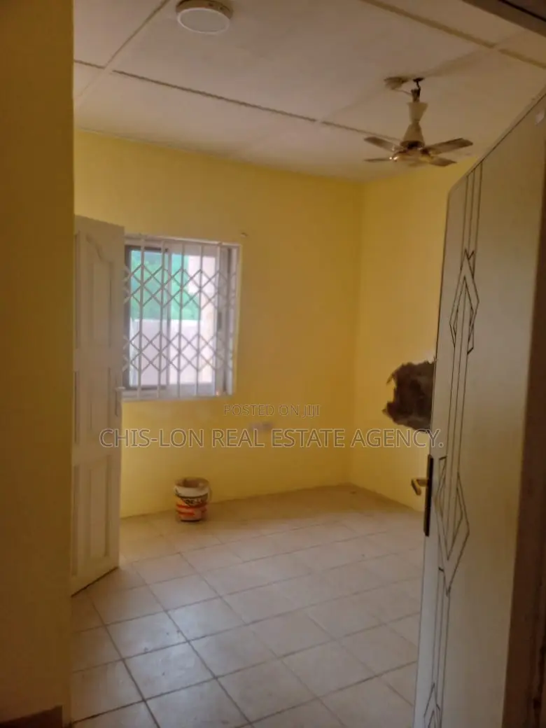 3bdrm House in Awoshie, Last Stop for rent