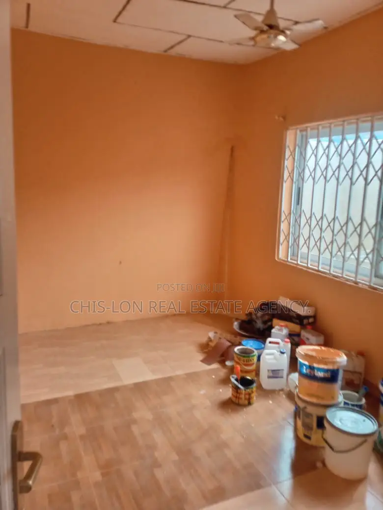 3bdrm House in Awoshie, Last Stop for rent