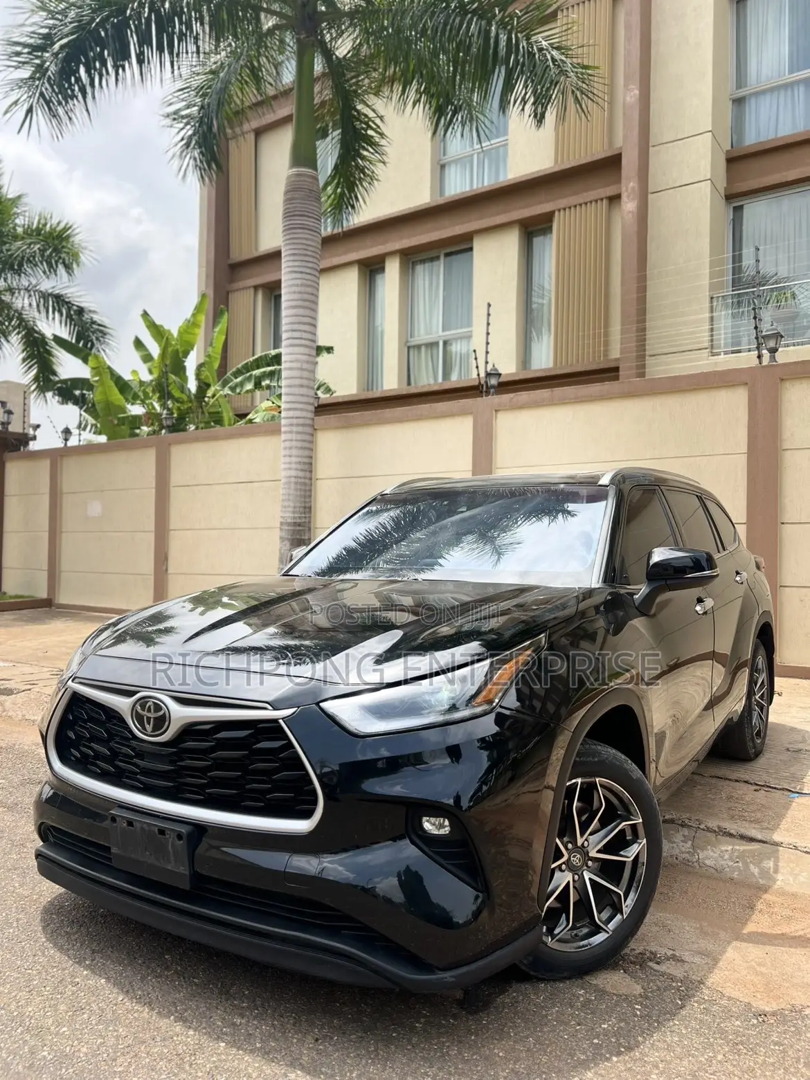 Toyota Highlander XLE 2022 Black