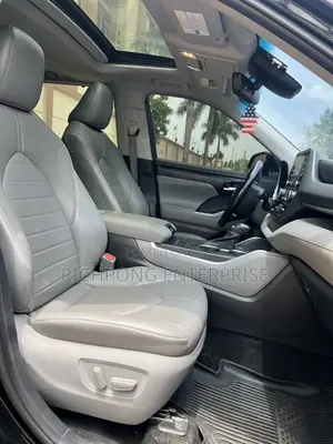Toyota Highlander XLE 2022 Black
