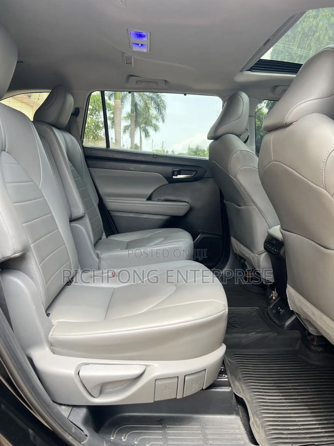Toyota Highlander XLE 2022 Black