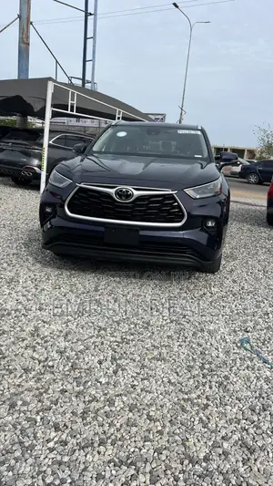 Toyota Highlander 2022 Blue