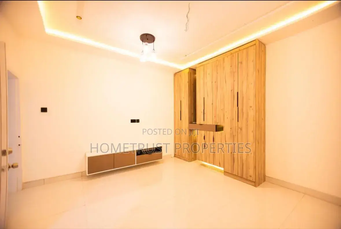 4bdrm Duplex in Haatso Melcom Area, Papao for sale