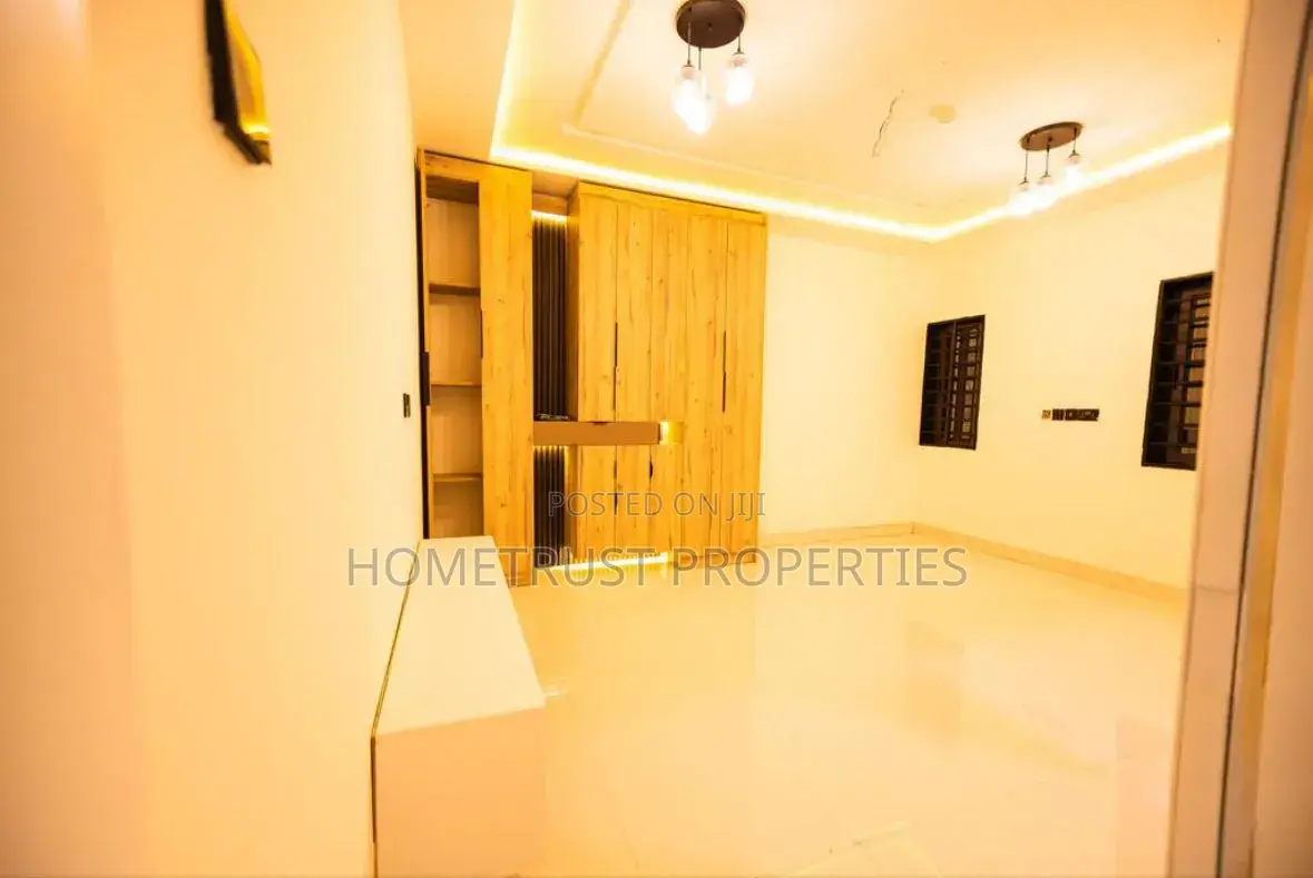 4bdrm Duplex in Haatso Melcom Area, Papao for sale