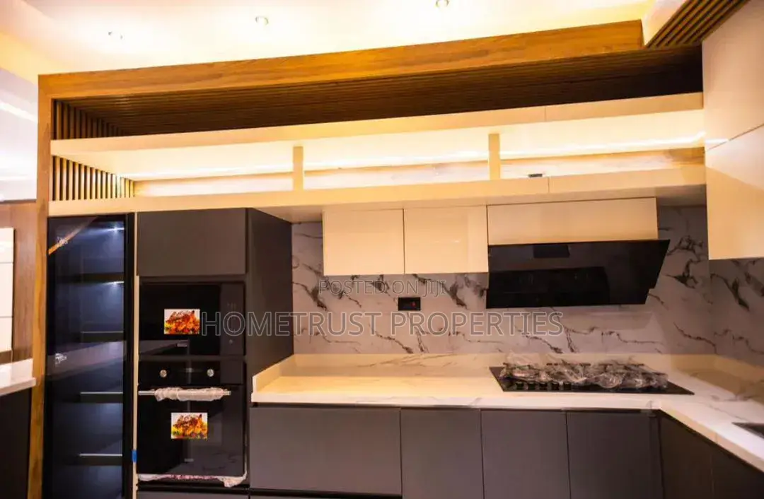 4bdrm Duplex in Haatso Melcom Area, Papao for sale