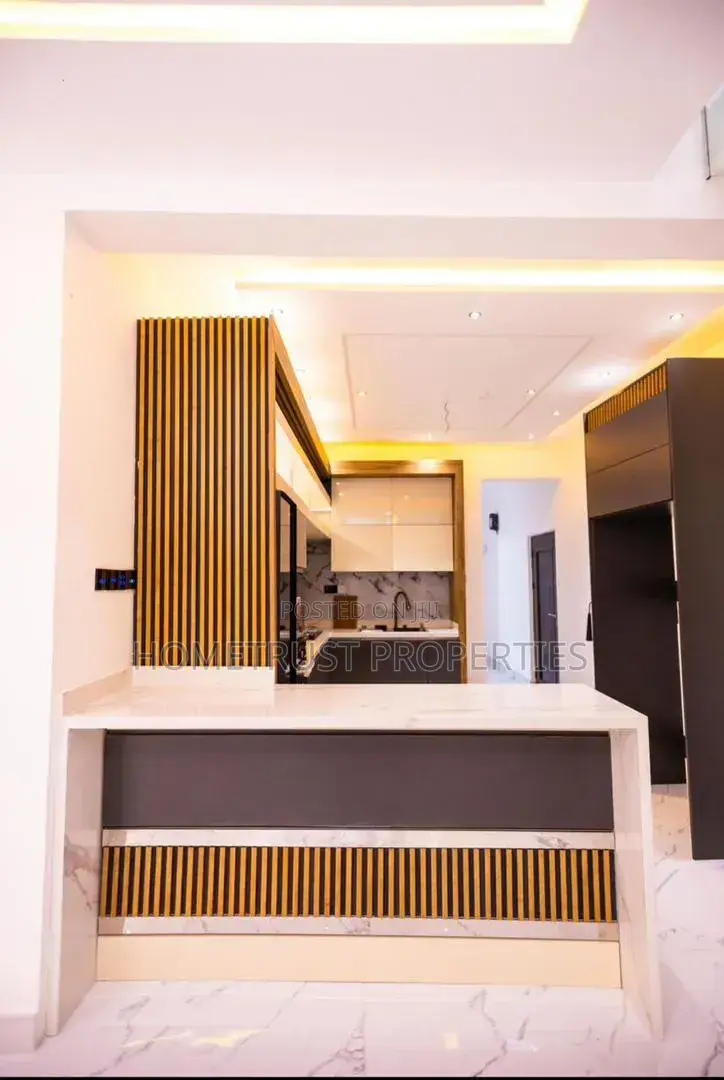4bdrm Duplex in Haatso Melcom Area, Papao for sale