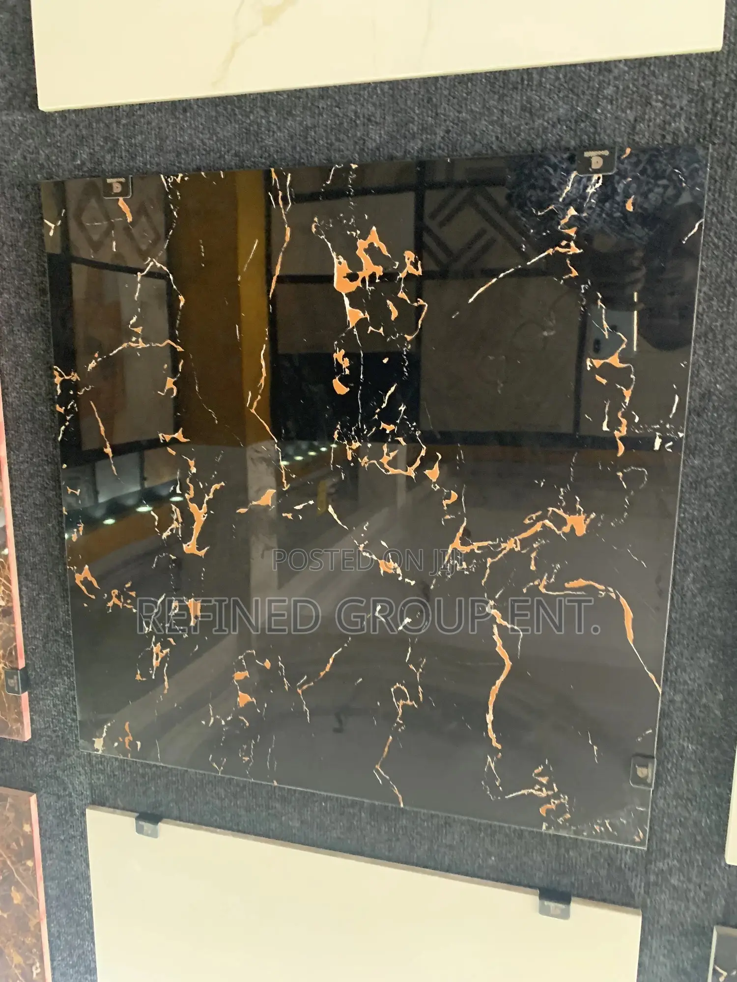 Twyford Black White/Gold 60/60cm