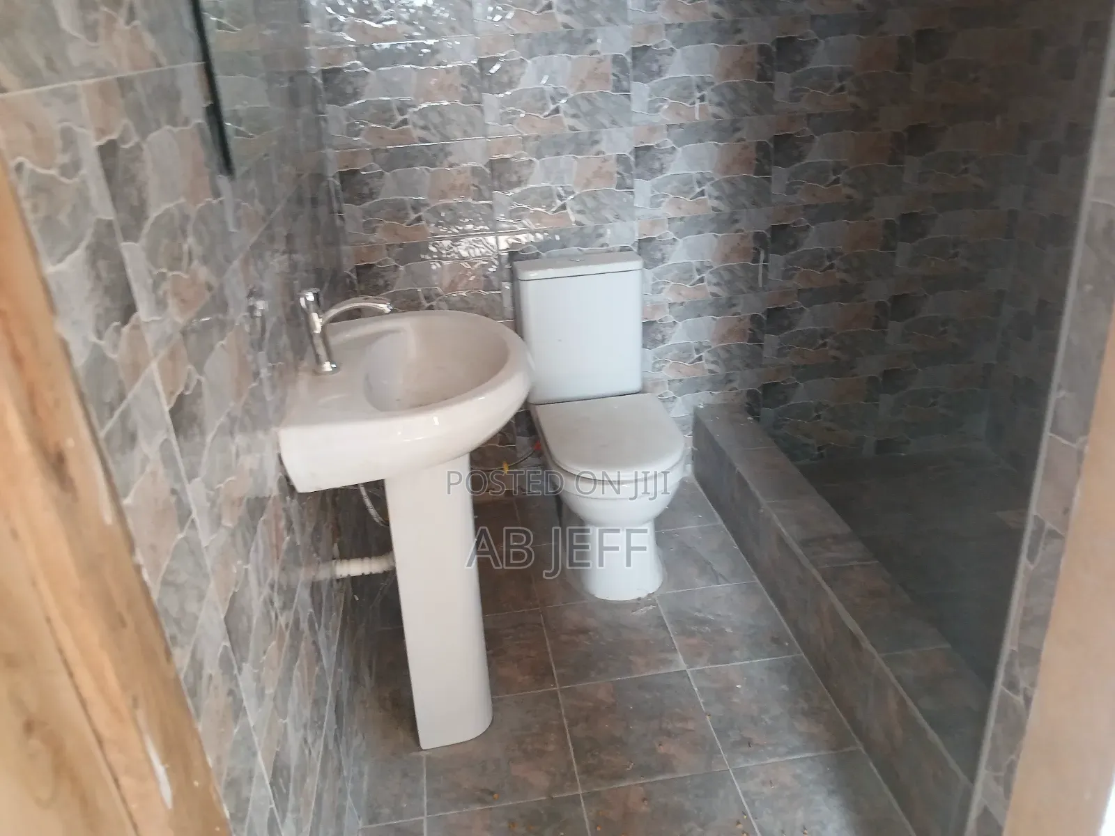 2bdrm Apartment in Apatrapa, Kumasi Metropolitan for rent