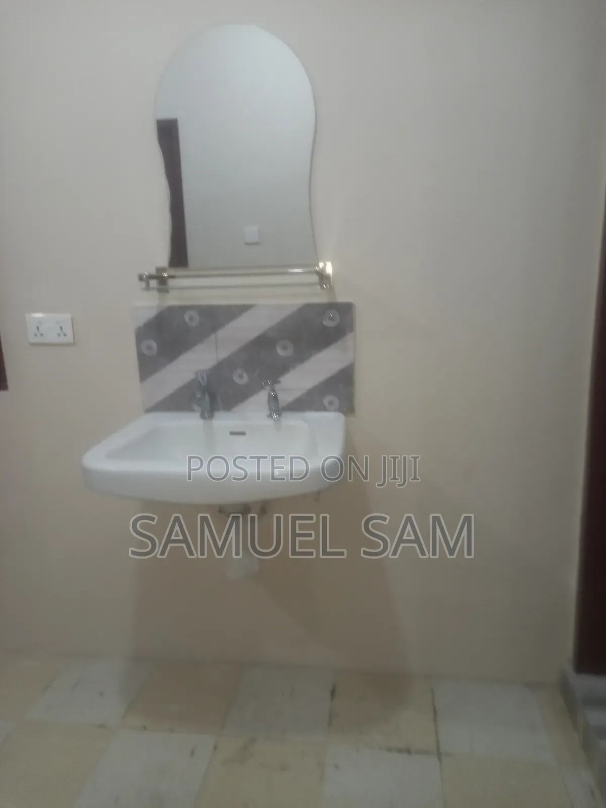 2bdrm House in Tema Community 8 for rent
