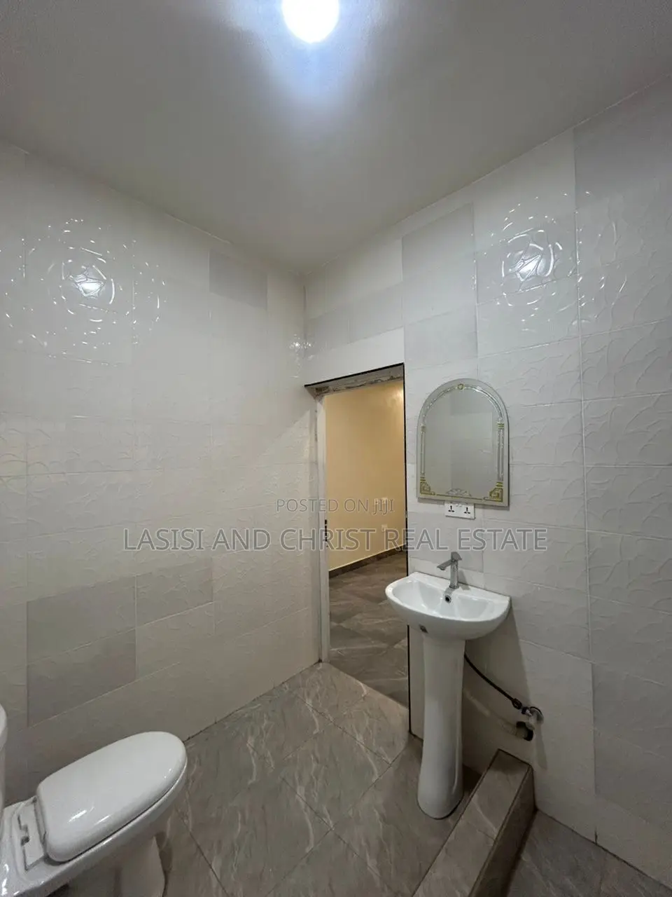 2bdrm Apartment in Lasisi And Christ, Barrier for rent