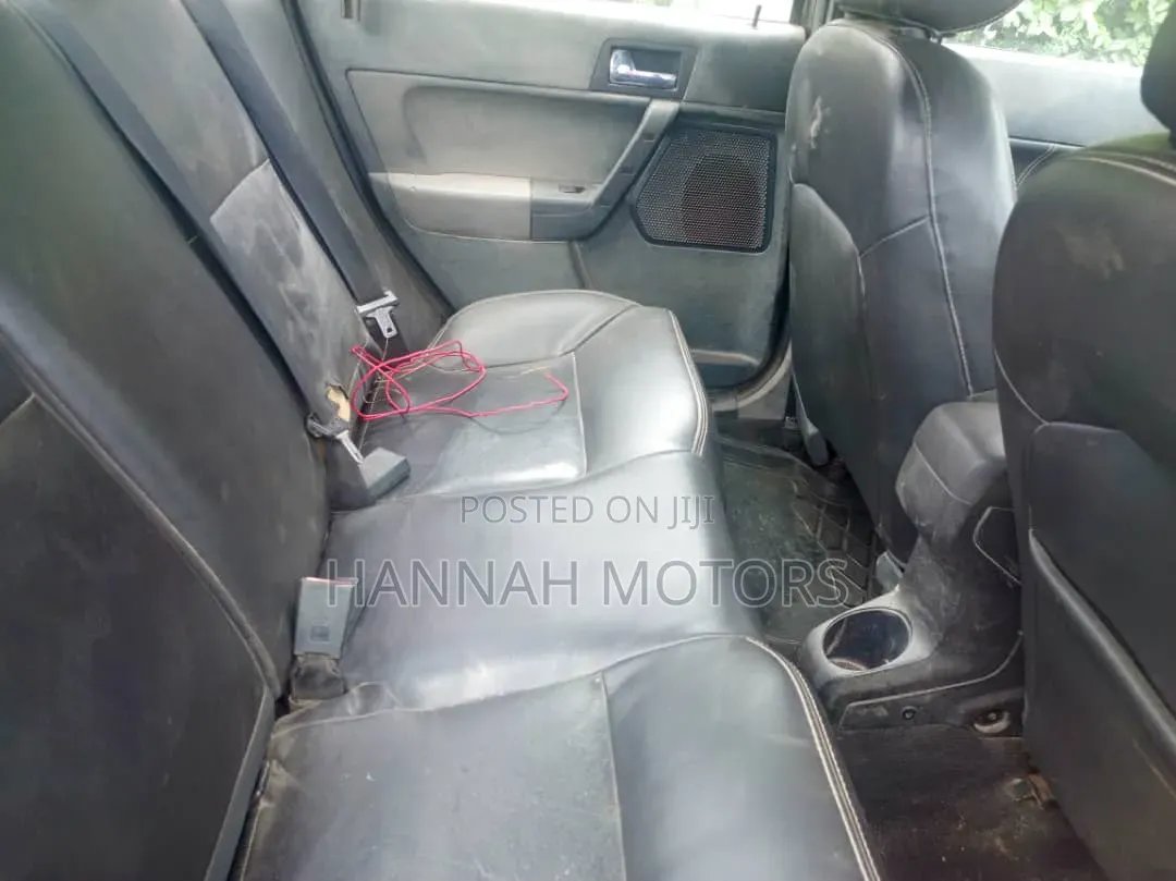 Ford Focus SE 2010 Gray