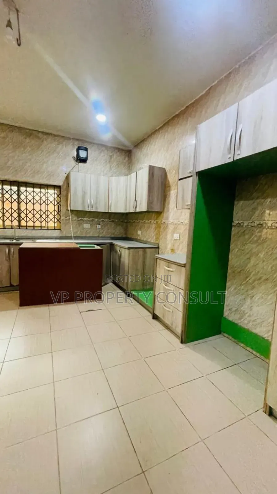 5bdrm House in Housing Down for sale
