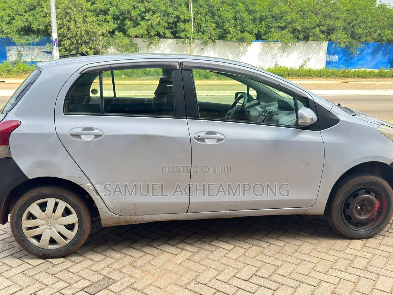 Toyota Vitz 1.0 FWD 3dr 2010 Gray