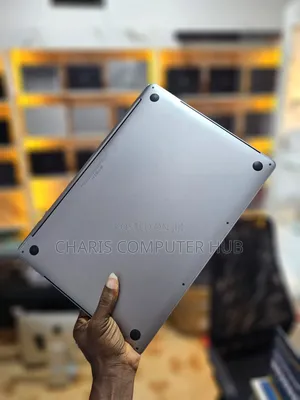 Laptop Apple MacBook Pro 2018 16GB Intel Core i7 SSD 256GB